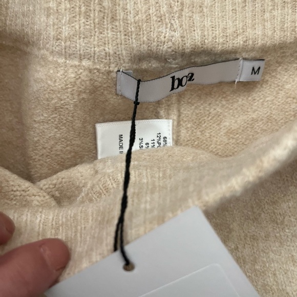 NEW BOA KNIT BIKER SHORTS - Picture 5 of 6